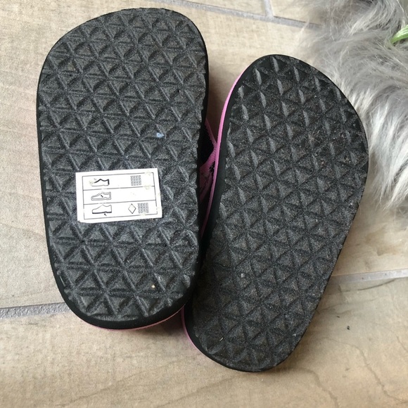 Teva pink panda toddler sandals. Size 5 baby - Picture 5 of 5